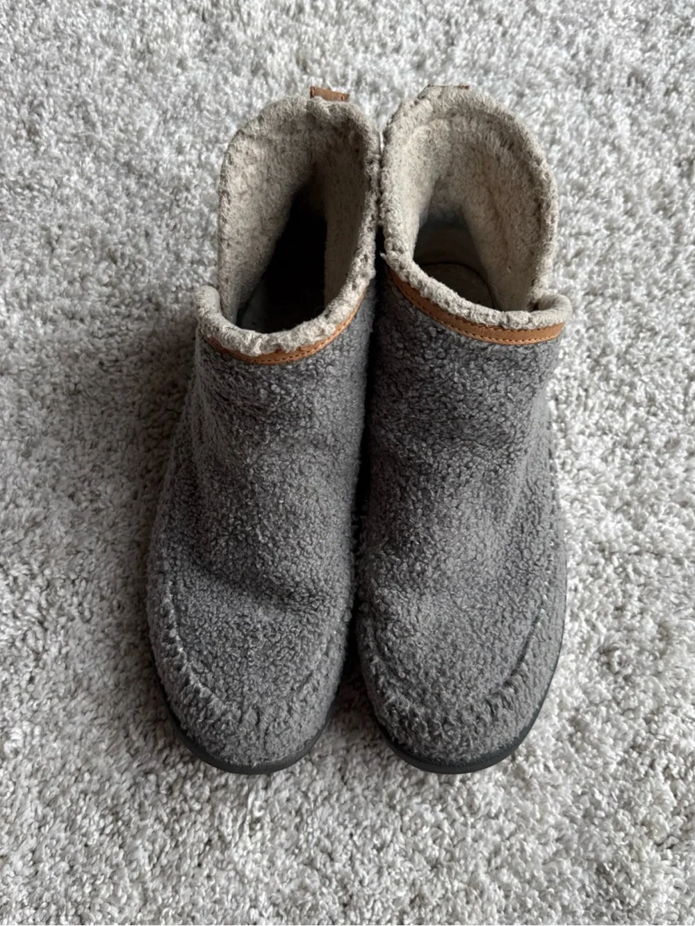 Sanuk Bootah Women's Gray Fleece/Faux Fur Lined Bootie Slippers